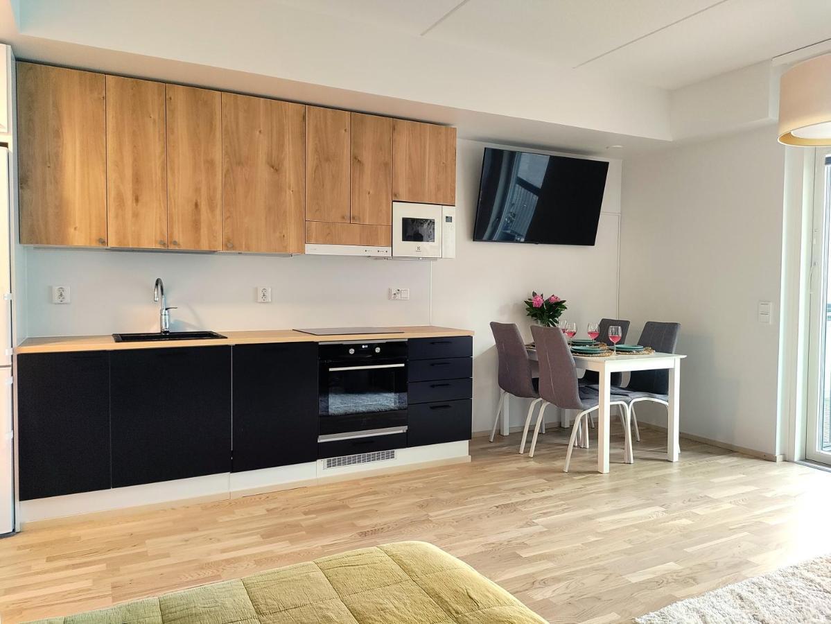 Fully Equipped New Apartment With Free Parking Tampere Exterior photo