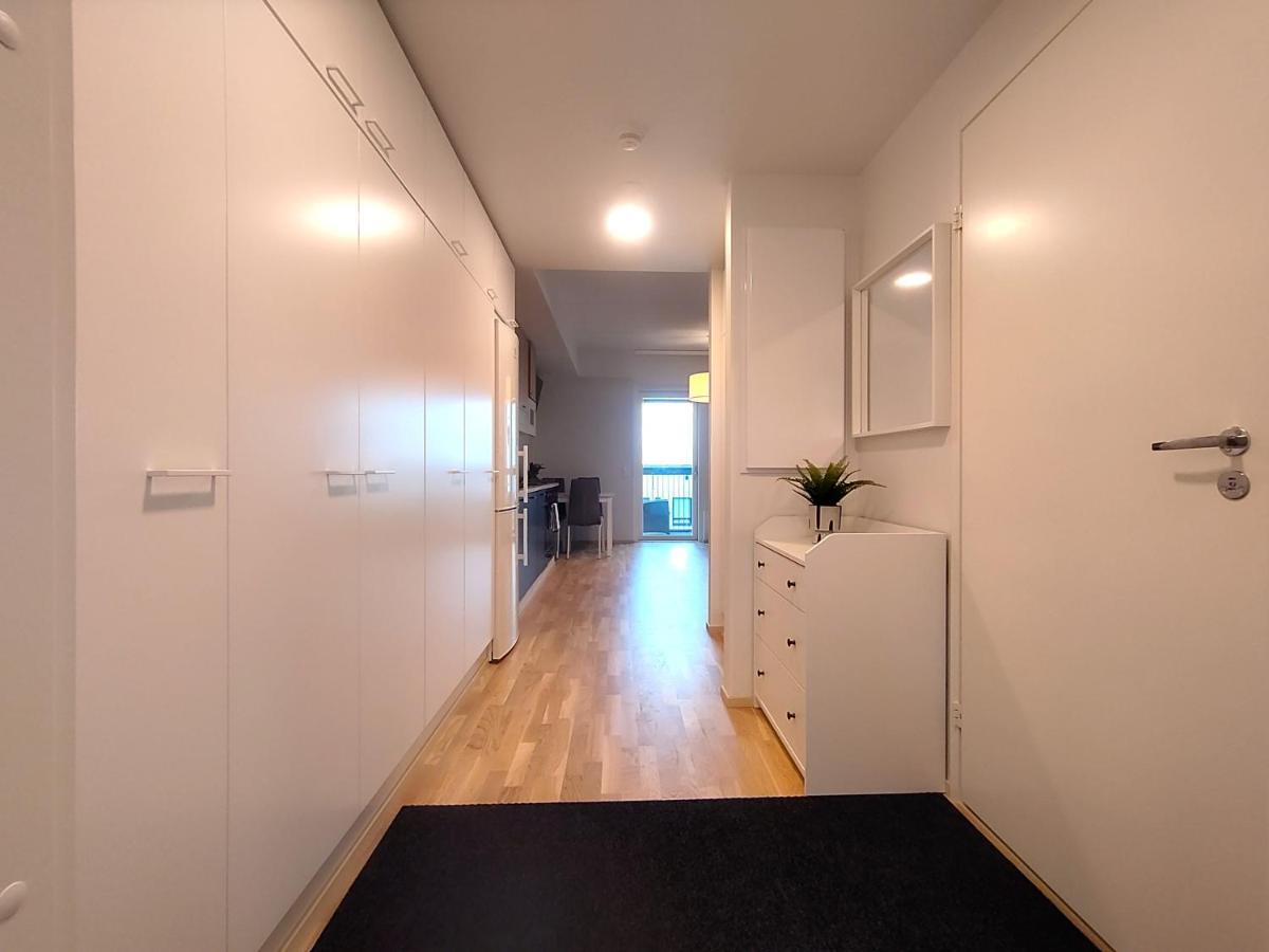 Fully Equipped New Apartment With Free Parking Tampere Exterior photo